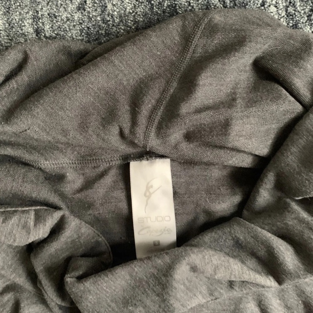 Workout Pullover - Picture 4 of 4